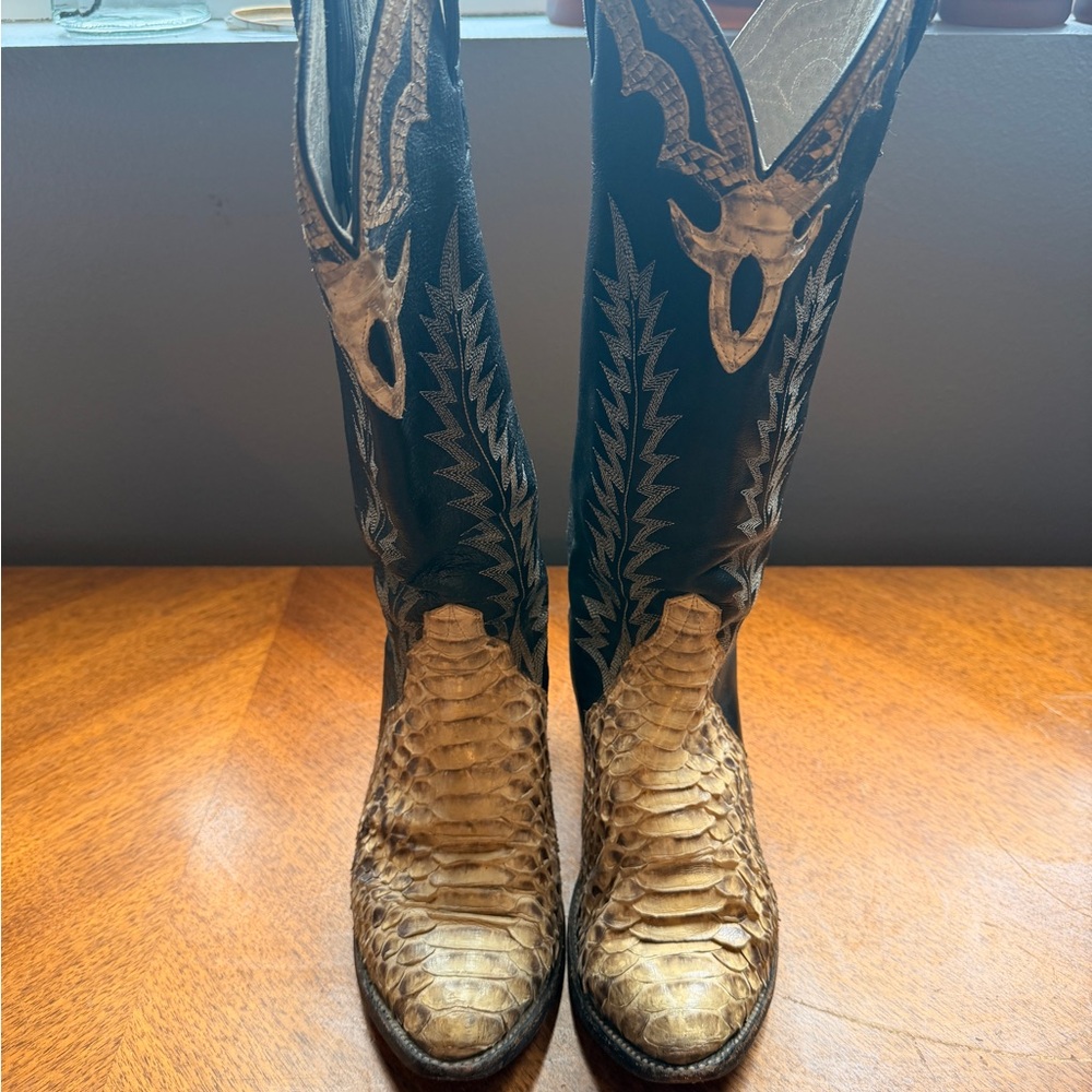Black and Tan Cowboy Boots